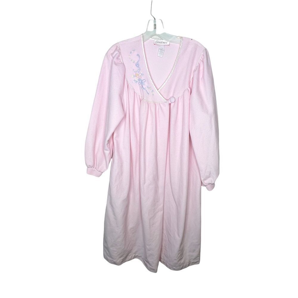 Vintage Vandemere Robe‎